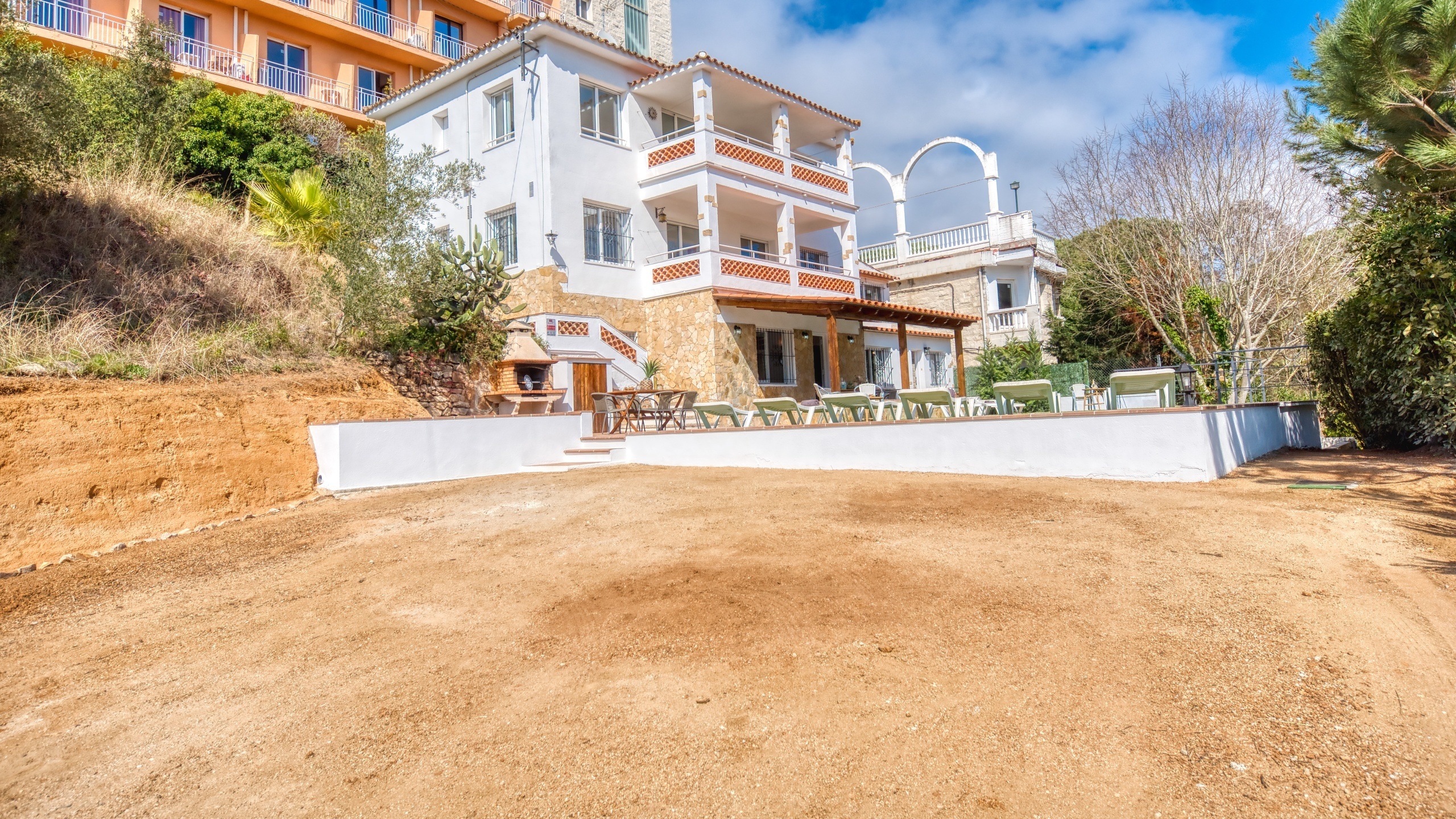 Ferienhäuser Costa Brava Spanien - Villa Pilar - Street View Ankunft in der Unterkunft