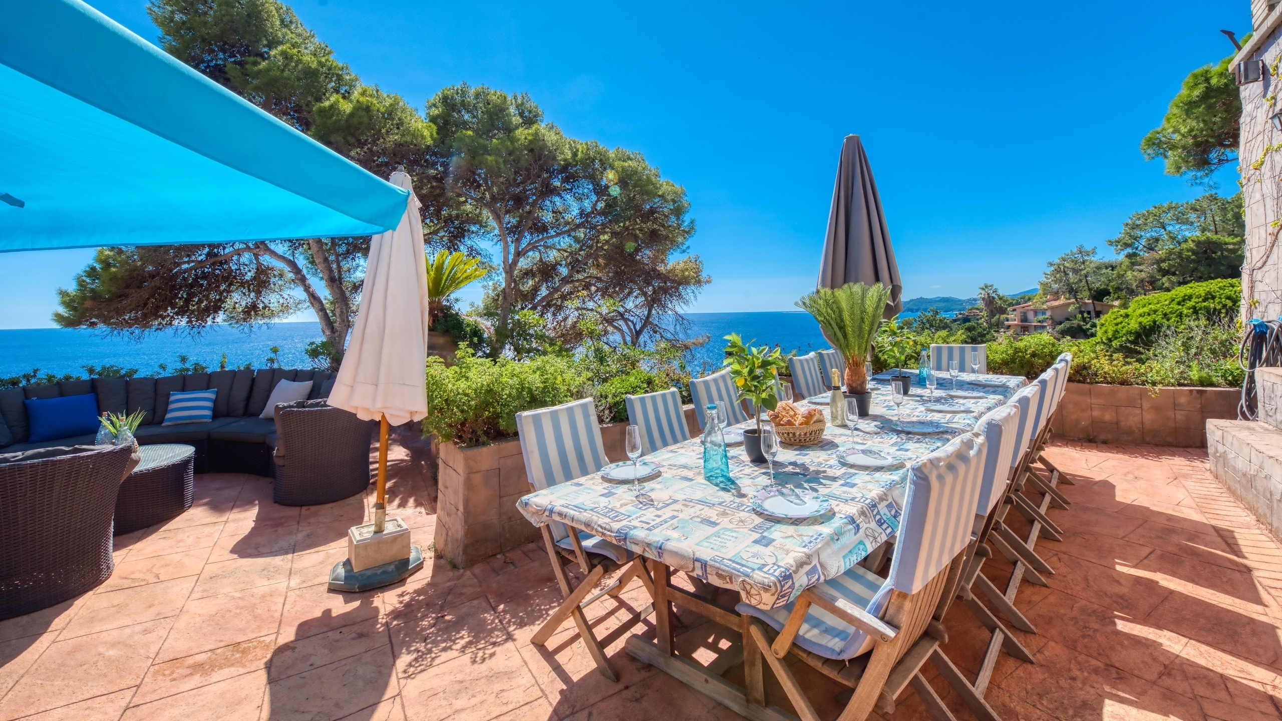 Ferienhäuser Costa Brava Spanien - Villa Infinity - Grillplatz