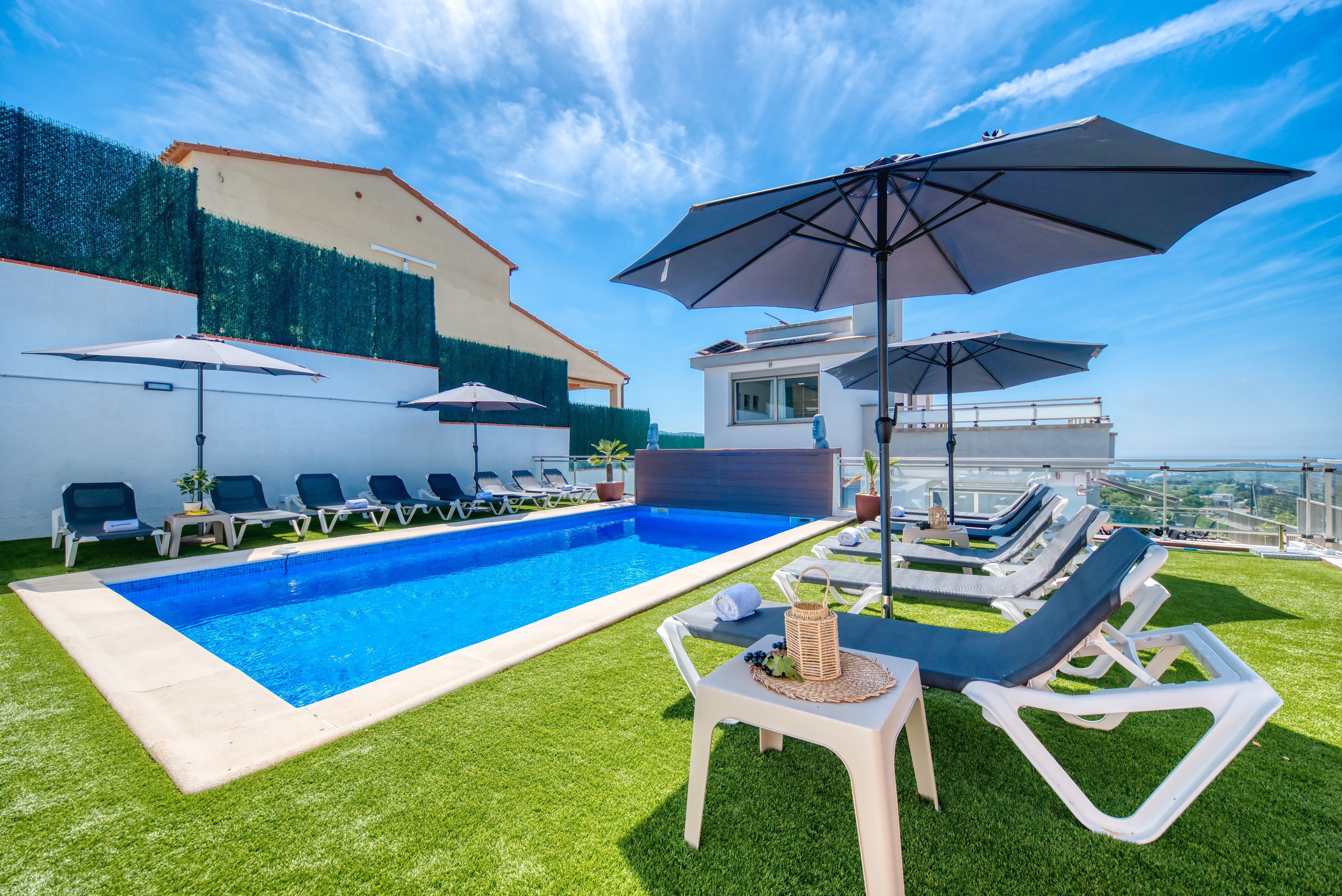 Ferienhäuser Costa Brava Spanien - Villa Sandy Beach - Sonnenliegen
