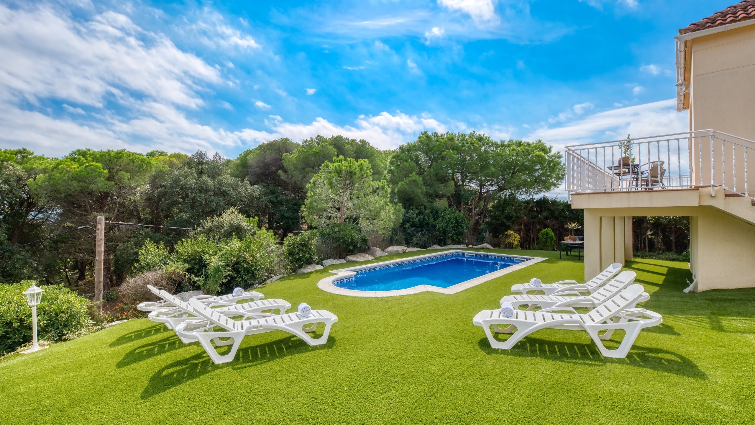 Ferienvilla Costa Brava Spanien - Villa La Luna - Sonnenliegen