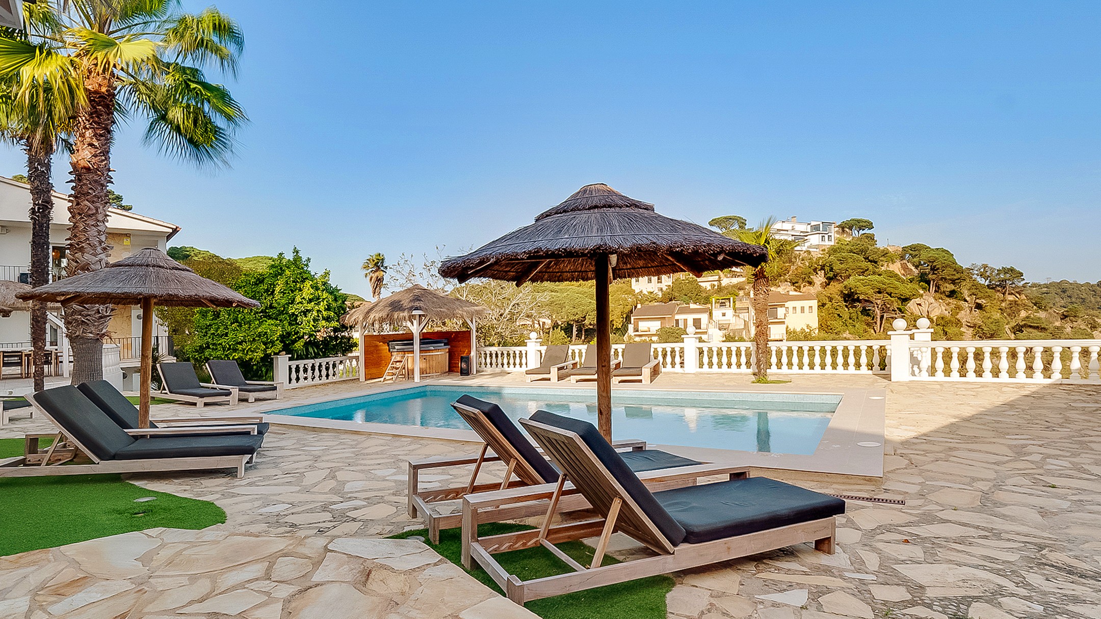 Ferienhäuser Costa Brava Spanien - Villa Tropicana - Schwimmbad