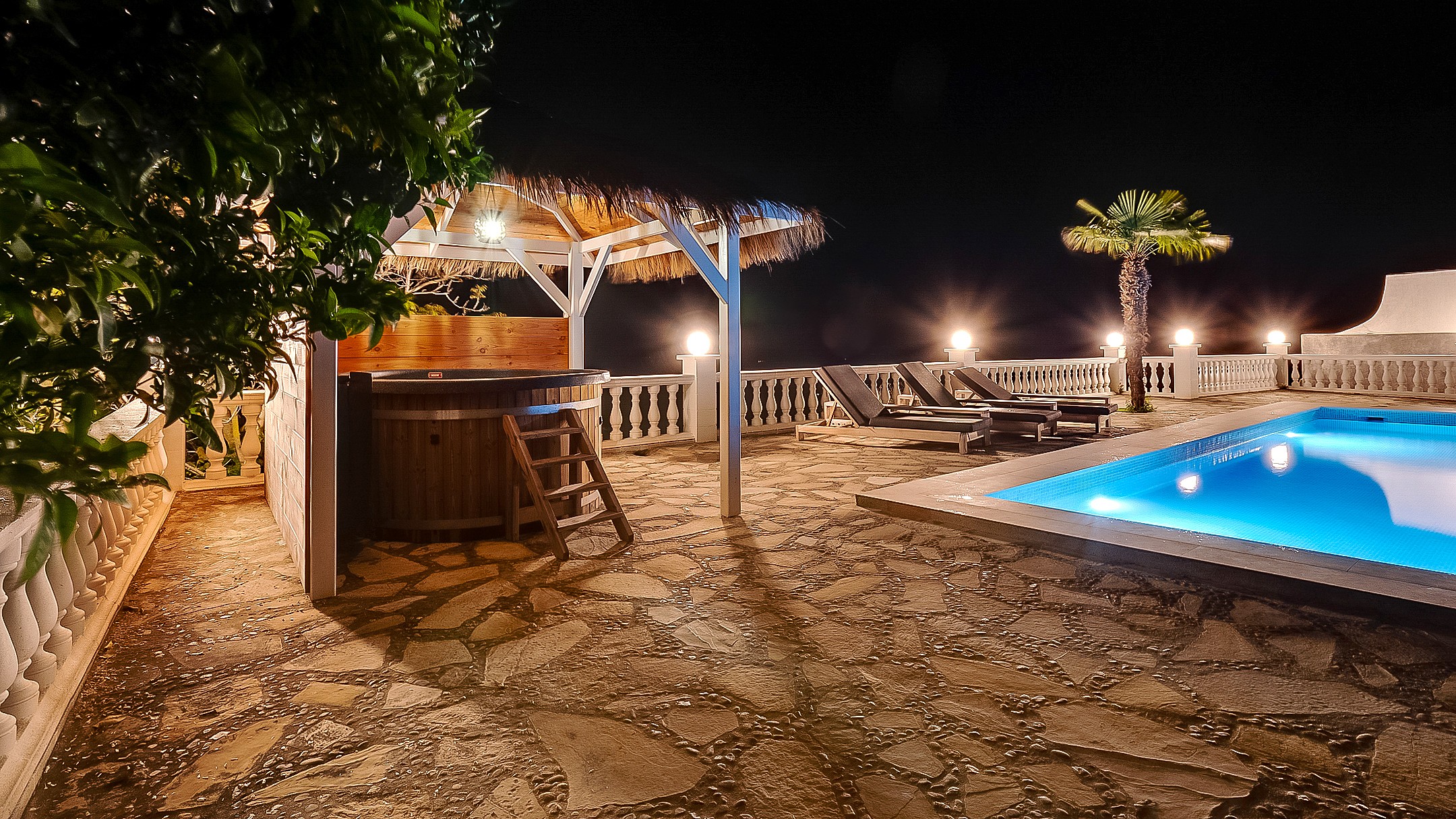 Ferienhäuser Costa Brava Spanien - Villa Tropicana - Terrasse
