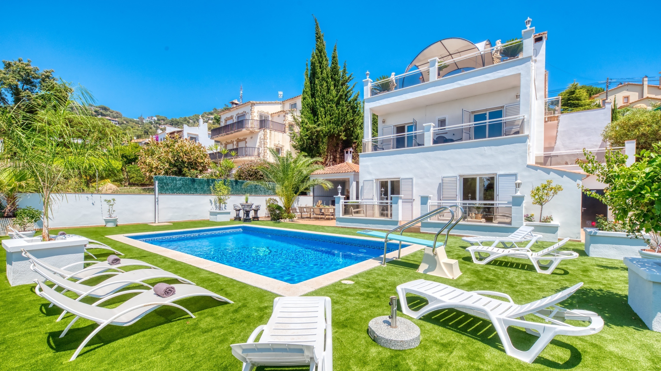 Ferienvilla Costa Brava Spanien - Villa Maribel - Sonnenliegen