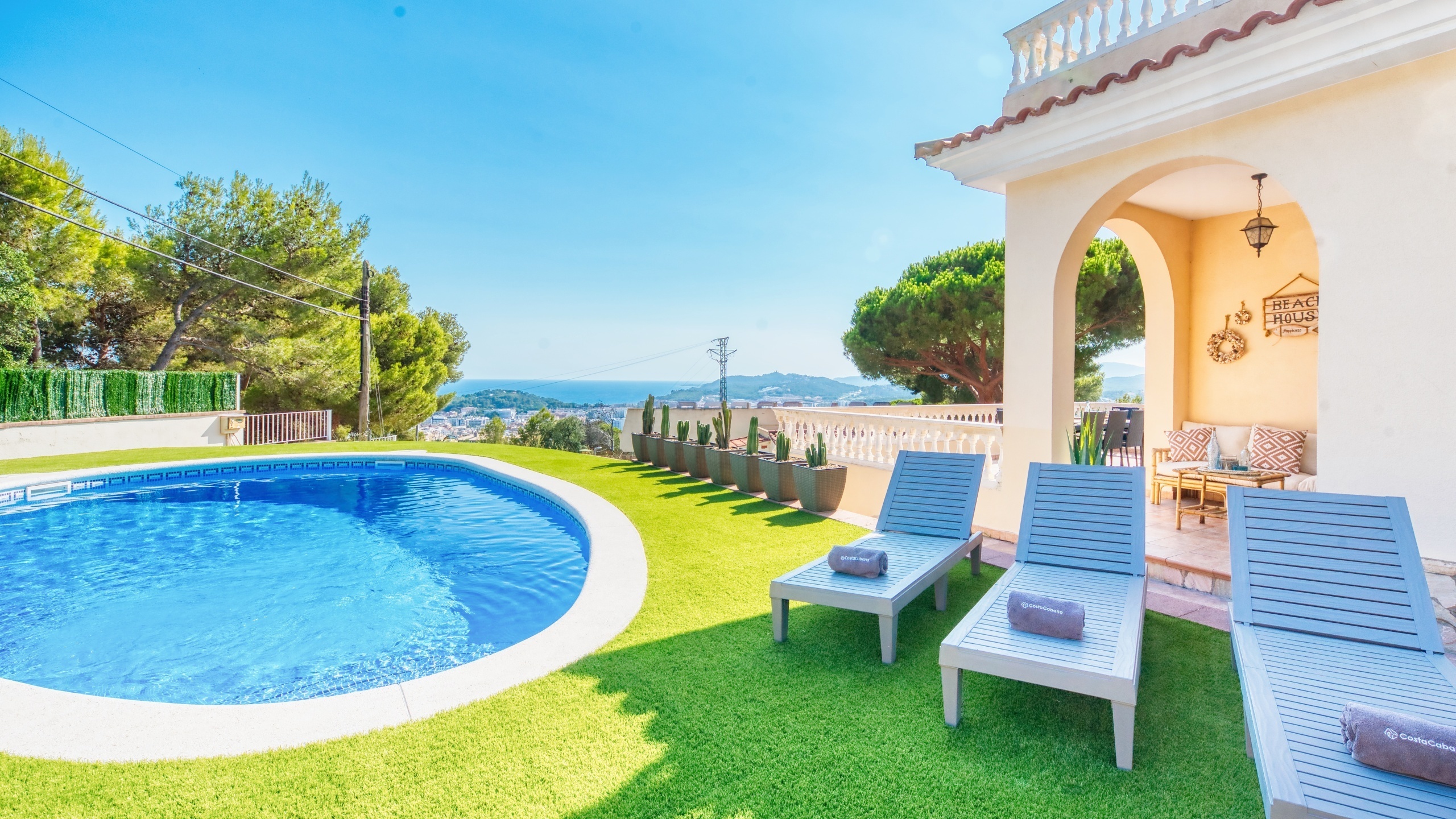 Ferienvilla Costa Brava Spanien - Villa Ibiza - Schwimmbad